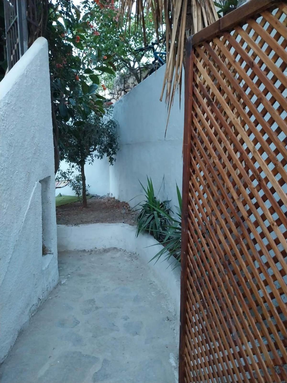 Bibliotheque Vintage Studio & Easy Garden Heraklion Exterior foto
